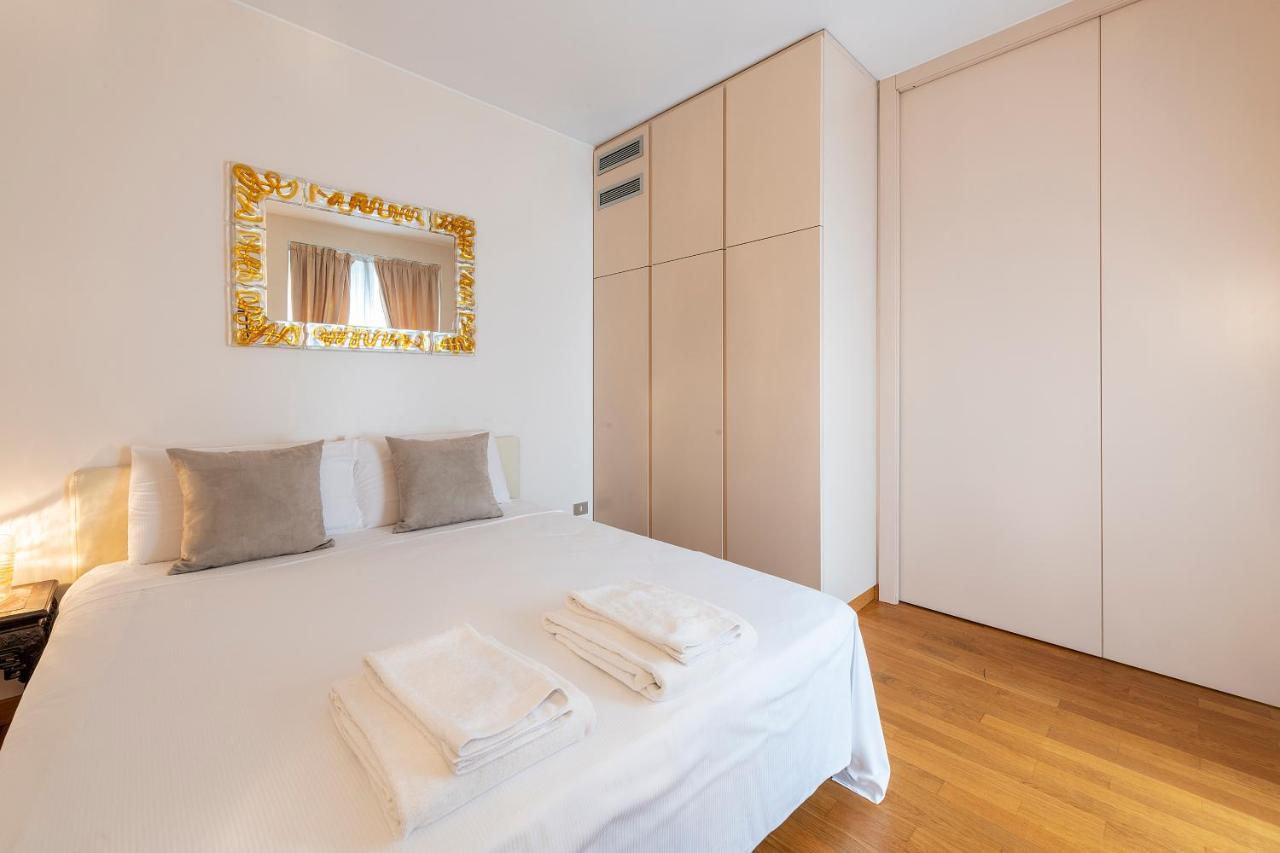 Milan Royal Suites - Centro Duomo Exterior photo
