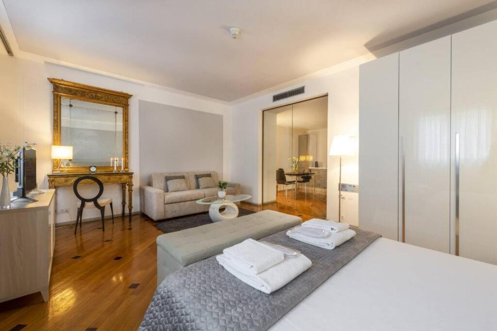 Milan Royal Suites - Centro Duomo Exterior photo
